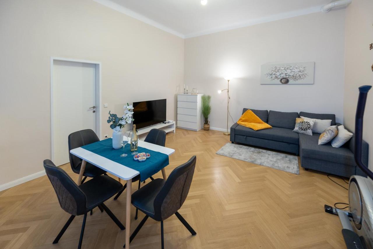 Charming Apartment Near Prater Wien Exteriör bild