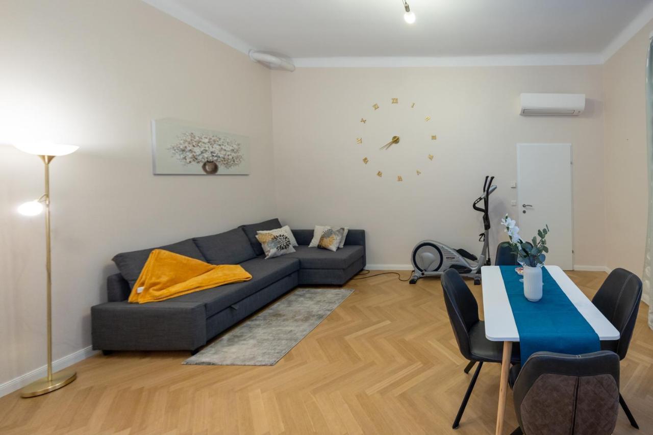Charming Apartment Near Prater Wien Exteriör bild