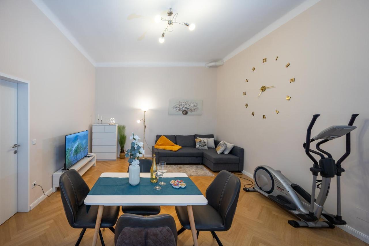 Charming Apartment Near Prater Wien Exteriör bild